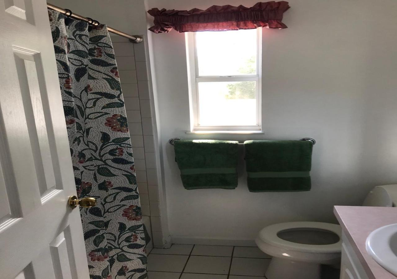 The Treehouse Apartment St. Petersburg Ngoại thất bức ảnh